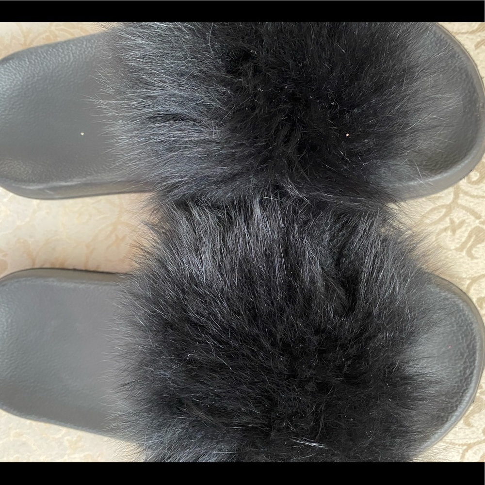 Fur slides (black) size 11